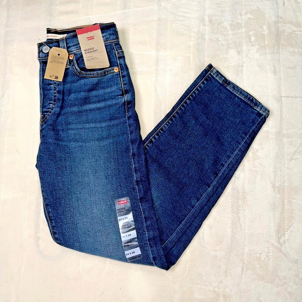 Levi's Wedgie Straight High‑Rise Jeans NWT Size 24 x 28 | Button Fly Iconic Fit